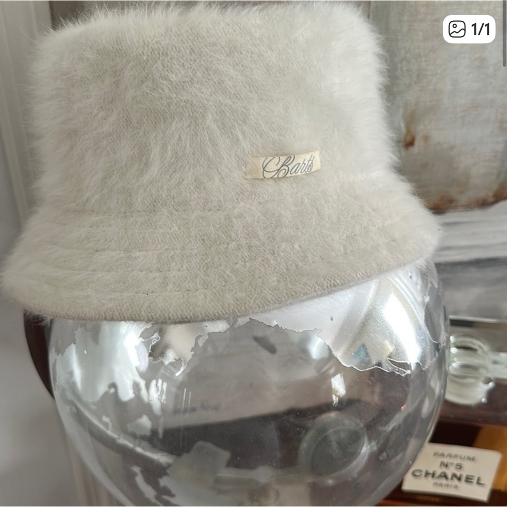 Barts Soft Cream Furry Hat